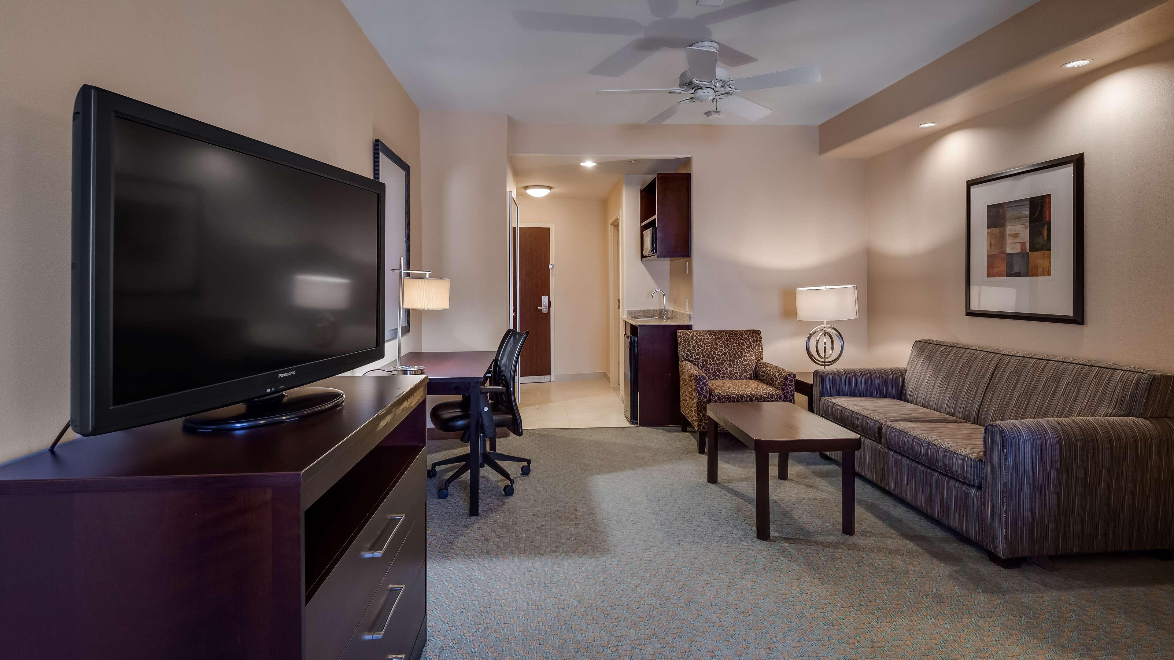 Best Western Plus Midland Suites Zewnętrze zdjęcie